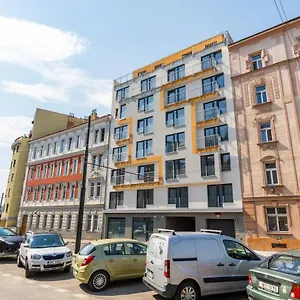 One Bedroom Penthouse # 82 In The Brand New Building Close To The Center With Free Parking Apartament