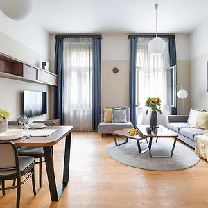 A - Lesser Town Apartament